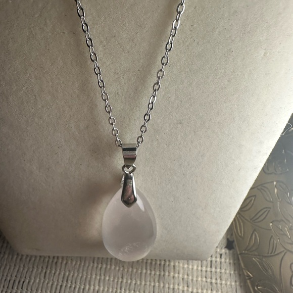 Set of Rose Quartz Teardrop Pendant Necklace and Rose Quartz Ring - Picture 10 of 16